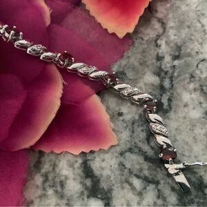 ♥️♥️Sterling silver marcasite, real garnet and diamond bracelet.♥️♥️